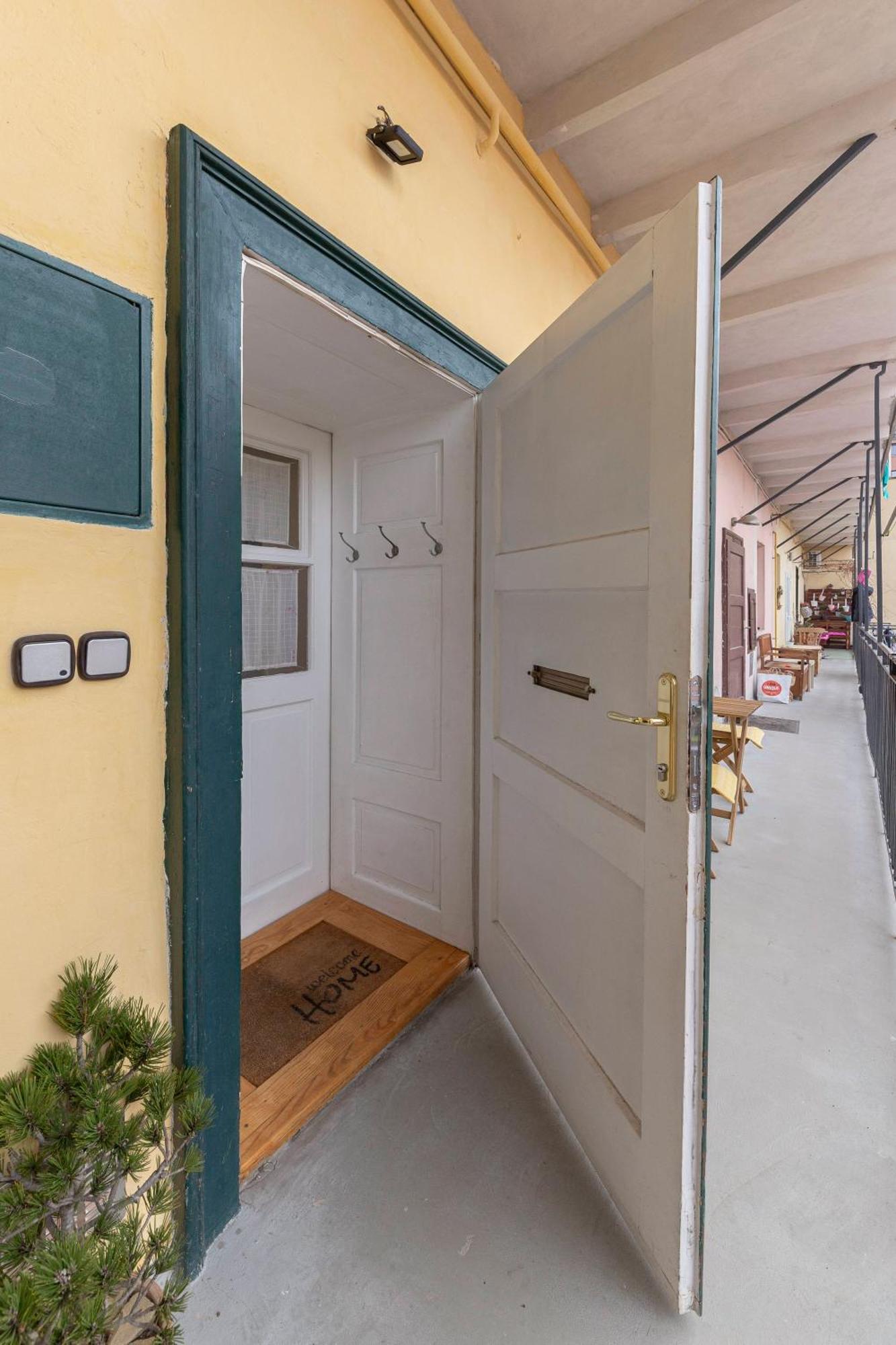Historical Caserne Apartment 卢布尔雅那 外观 照片